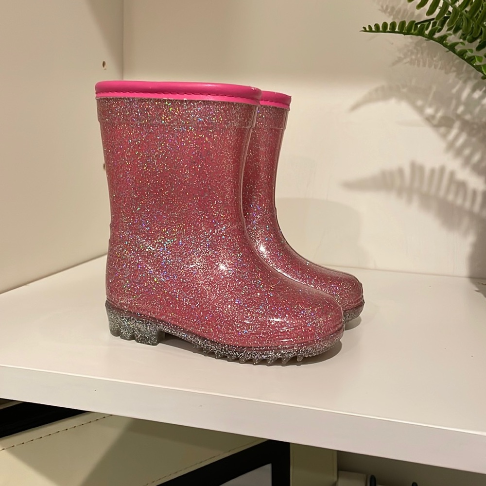 Carters size 5 glitter rain boots